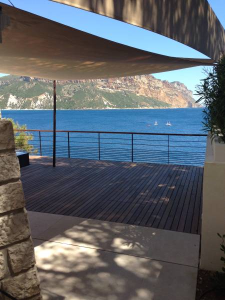 Voiles d'ombrage pour terrasse sur mesure en bord de mer à Cassis
