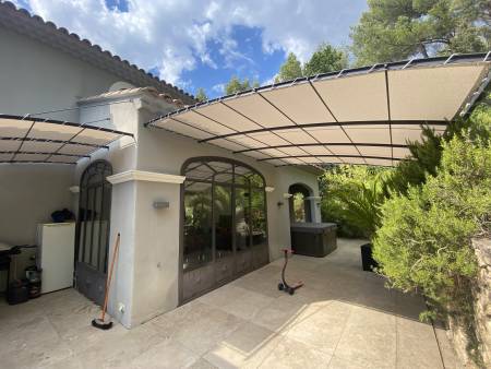 Notre zone d'activité pour ce service Où trouver des voiles d'ombrage pour terrasses avec des accessoires robustes de fixation en acier inoxydable à Marseille dans les Bouches-du-Rhône ?