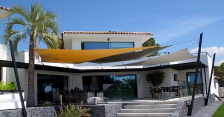 Notre zone d'activité pour ce service Achat de bains de soleil pour bateaux en mousse Bultex haute densité et tissus anti-taches avec design élégant à