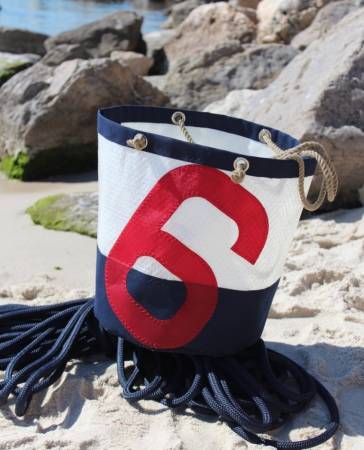 Notre zone d'activité pour ce service Vente de coussins pour canapés et fauteuils d'extérieur en tissus lavables à l'éponge et mousse à densité modulée à